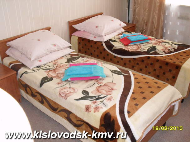 Двухкомнатный двухместный номер в санатории Кавказ в Кисловодске