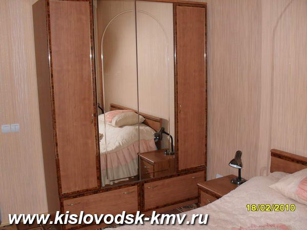 Спальня номера Люкс в санатории Родник в Кисловодске