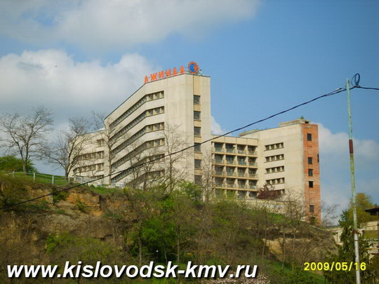 Фасад Санатория Джинал в Кисловодске